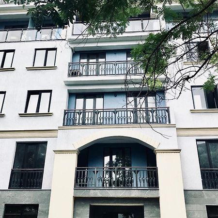 Style Apartments By Happy Place Тбилиси Экстерьер фото